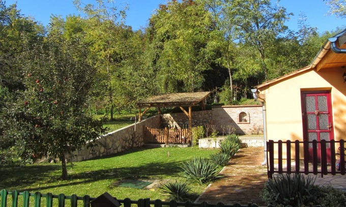Kisbudmer Cottage | Ferme nichée avec sphère privée, vue imprenable sur le paysage