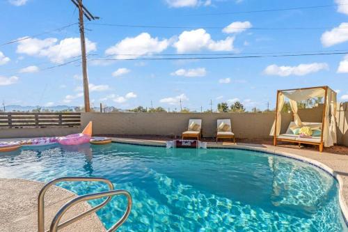 Casas Adobes Maison | Tucson Escape: 5br - Pool - CCP - Eclectic-Themed