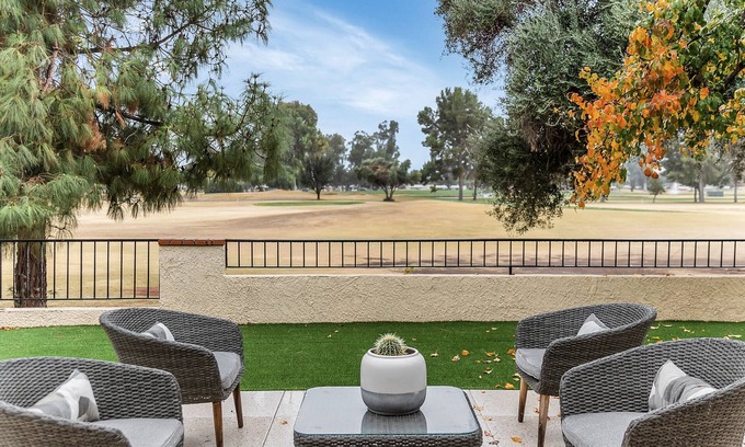 Casas Adobes Maison | Tucson National golf & biking retreat with private hot tub