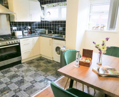 The Westside Maison | Tudors eSuites - 4 Bedroom City Centre House - #44M