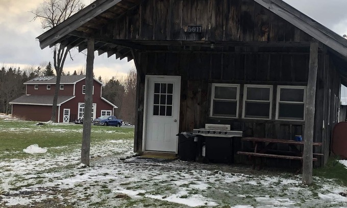 Turin Cabine | TUG HiLL Cabin on Twin Pond Farm