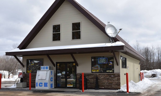 Redfield Appartement | Tout nouveau Tug Hill Rental-Redfield, NY