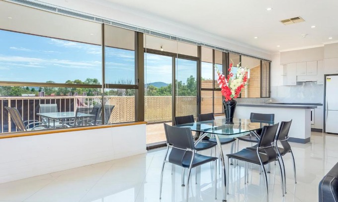 Greenway Appartement | Tuggeranong Short Stay #06C - Sleeps 6