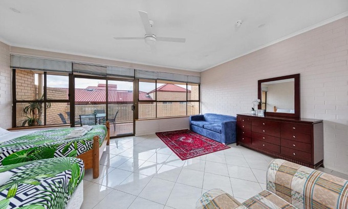 Greenway Appartement | Tuggeranong Short Stay #10C - Sleeps 6