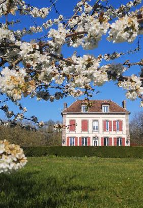 Villeneuve-sur-Yonne Maison | Tuilerie de Talouan Maison de maître 4 étoiles écologique et tout confort