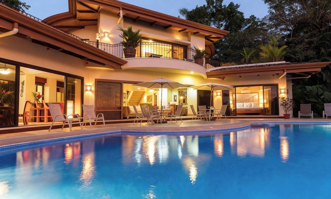Manuel Antonio Maison | Tulemar Garden House by the Beach: Ocean-View Villa in Gated Beach Community