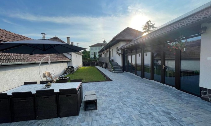 Lupeni Maison | Tulipán vendégház