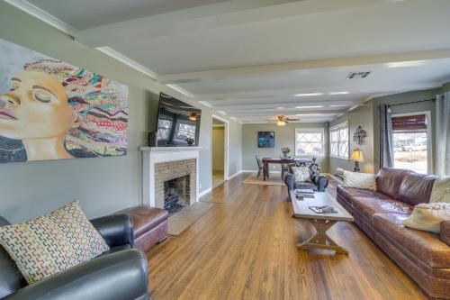Mayo Meadow Maison | Tulsa Home with Yard 5 Mi to Downtown!