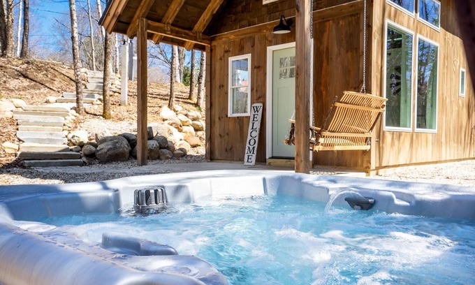 Weld Cabine | Tumbledown Tiny Home w/ Hot Tub! Awesome hiking area!
