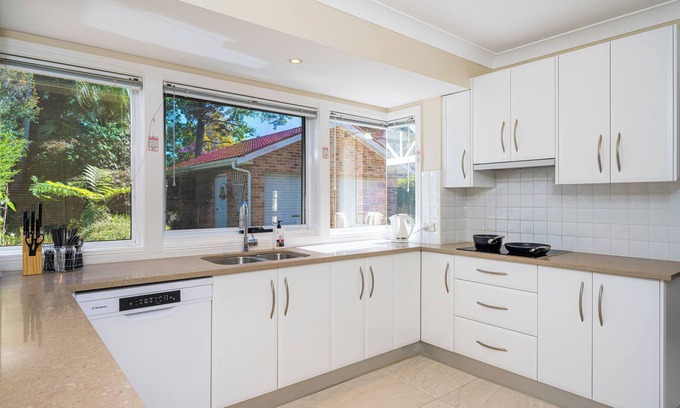 Turramurra Maison | Turramurra Spacious 6Br House close to Train/Parks