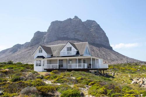 Elgin Maison | Turtle Creek in Pringle Bay