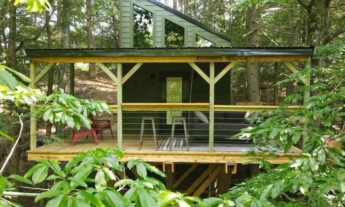 Campton Maison | Turtle Hatch-Hillside Cottage