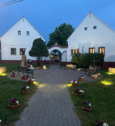 Szolad Lit Et Petit-Déjeuner | Turul Panzió&Pizzéria