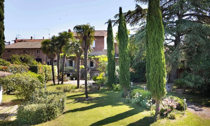 Gioiella Maison | Tuscany - Townhouse - Sleeps 18 - Garden near Lake