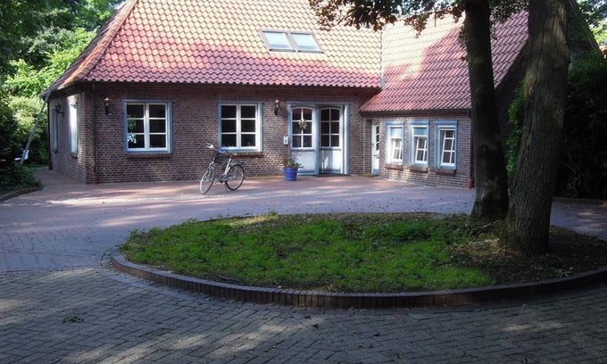 Aschhauserfeld Appartement | "Tuschenahner Huus" - maison de vacances avec ponton, douche et baignoire, WC