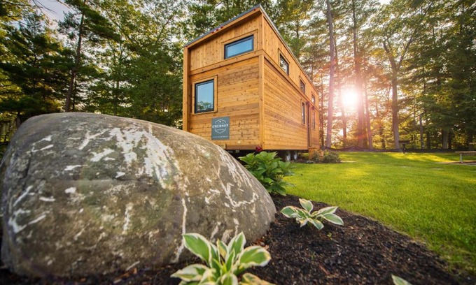 South Hampton Autre | Tuxbury Pond Camping Resort Tiny House Emerson
