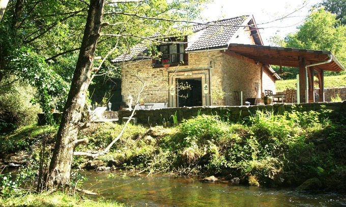 Elan Limousin Avenir Nature Maison | Moulin du XII siècle dans un écrin de verdure.