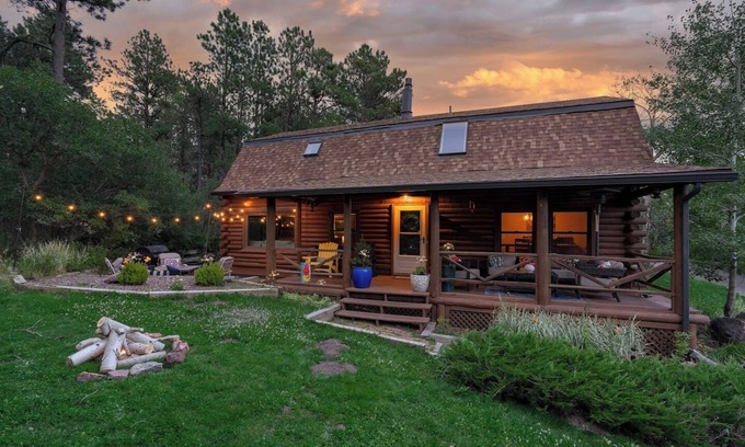 Woodmoor Cabine | Twiggy Pines Magical Modern Cabin Get-Away