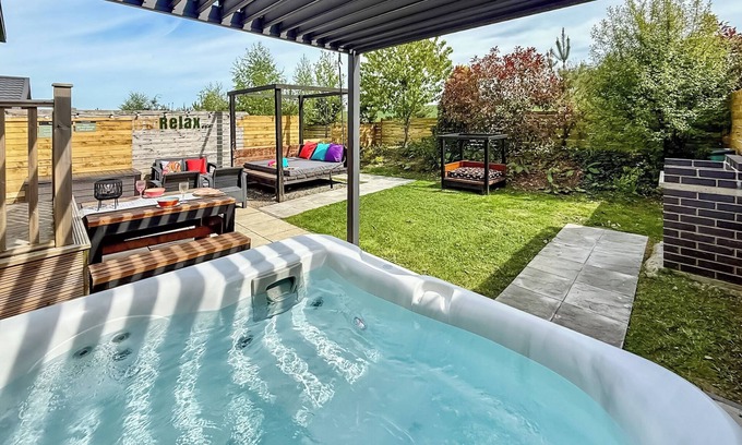 Raywell Chalet De Ski | Twilight Spa (Pet Garden)