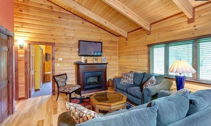 Margaretville Cabine | Twin B - Cozy 2-bedroom cabin in marvelous Halcottsville with WiFi, AC
