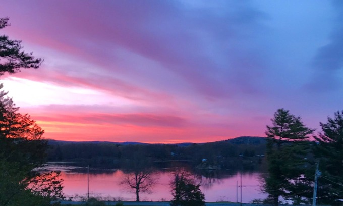 Pine Plains Maison | Twin Island Lake House Hot Tub