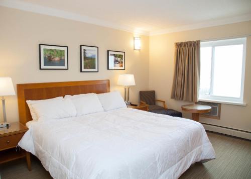 Hinton Hôtel | Twin Pine Inn & Suites
