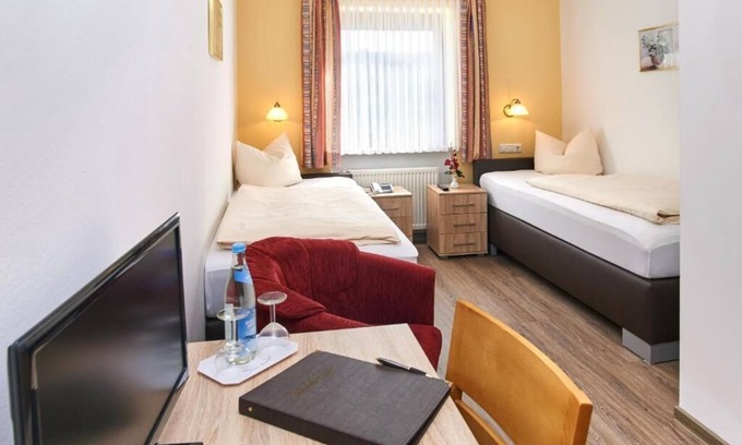 Neustadt an der Donau Appartement | Twin room (17 sqm) with two single beds