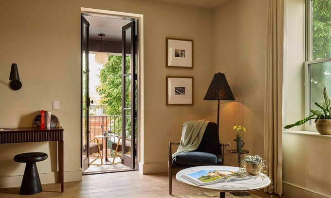 Fishtown Hôtel | Two 1 Bedroom Suites at Anna & Bel – Elegant Touches & Walkable Location