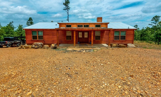 Stringtown Maison | Two adjacent cabins - channel access, kayaks, canoe & firepit - dog-friendly