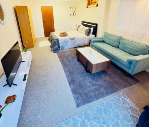 Papatoetoe Appartement | Two Bedroom Airport Flat Free Wi-Fi Parking Peaceful Stay