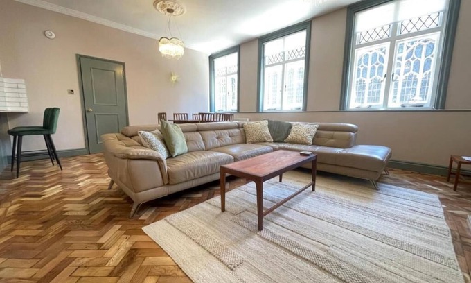 Bury St Edmunds Copropriété | Two Bedroom apartment with stunning Cathedral Views