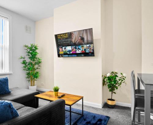 West Bromwich Appartement | Two Bedroom Apartment - West Brom - Fast WiFi - Parking - Sleeps 3 WBB