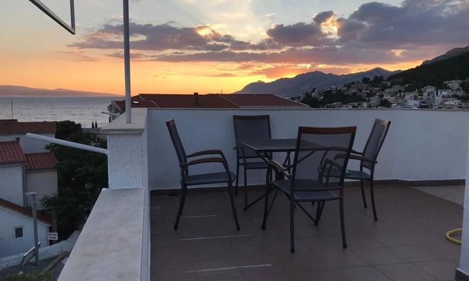 Baska Voda Appartement | Appartement de deux chambres avec la terrasse et la vue sur le mer Baska Voda, Makarska (A-6612-a)