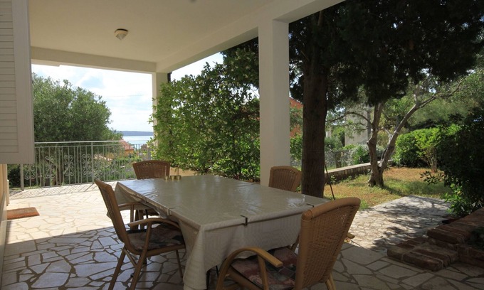 Nerezine Appartement | Appartement de deux chambres avec la terrasse Nerezine, Losinj (A-2518-b)