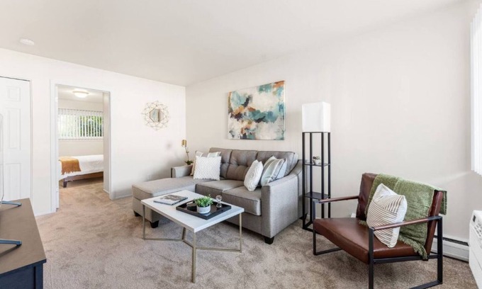 Gibraltar Appartement | Two bedroom apartment - 30 minutes from Detroit!