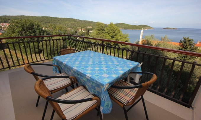 Vis Appartement | Appartement de deux chambres avec la terrasse et la vue sur le mer Vis (A-2470-a)
