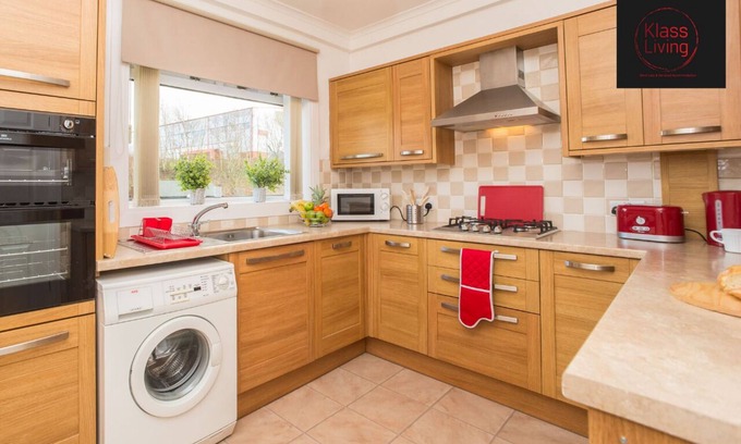 Hamilton Maison | Two Bedroom House by Klass Living Serviced Accommodation Hamilton - Kenmar House With Parking & WiFi