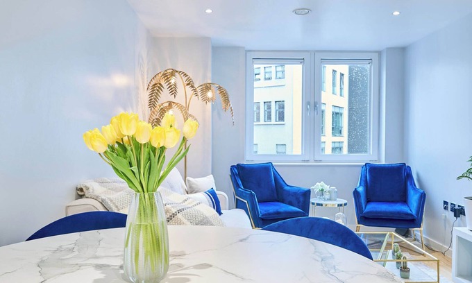 St Luke's Appartement | Two-Bedroom Luxury Flat in Central London