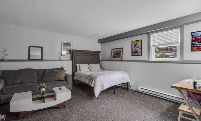 Ellicottville Hôtel | Two Bedroom Suite - 5 minute walk from downtown Ellicottville - Timberline Lodge