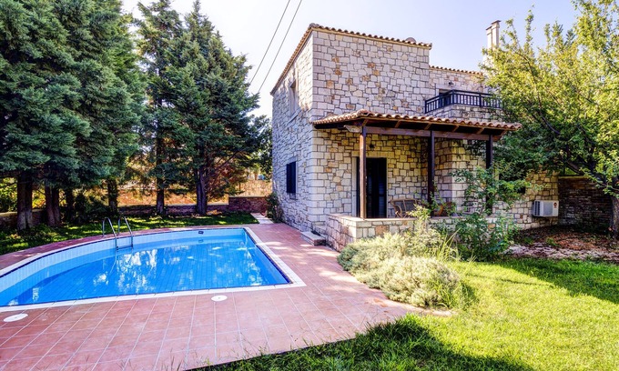 Pendamodi Villa | Villa traditionnelle de deux chambres avec piscine privée