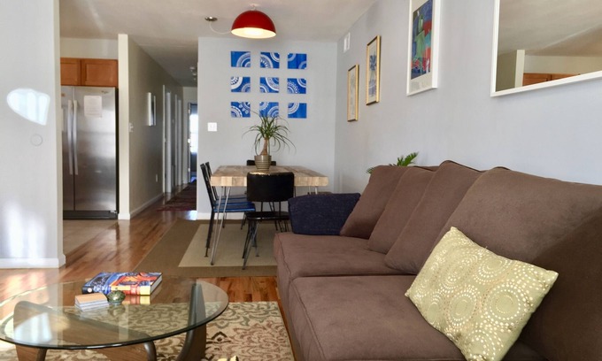 Newark Appartement | Deux pâtés de maisons de train, trajet de 20 minutes à NYC @ Newark Broad St