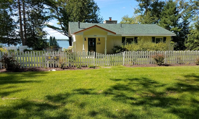 Lewiston Cottage | Deux chalets dans un cadre de complexe riverain privé.