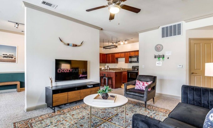 McNeil Appartement | TWO CozySuites Apartment w/ Soaring Mountain View