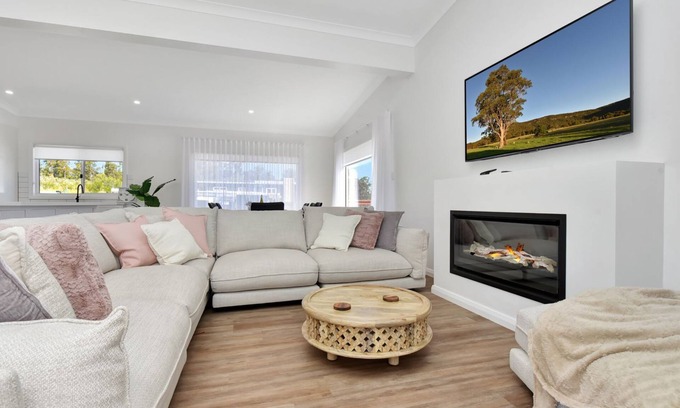 North Rothbury Maison | Two for Joy Estate. Sleeping 12, 2 Cottages