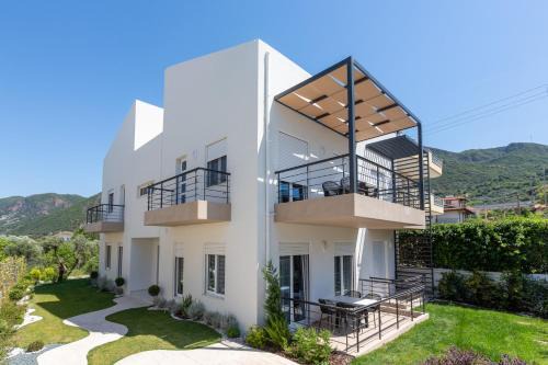 Psathopirgos Appartement | Two Olive Trees - Deluxe Apartments