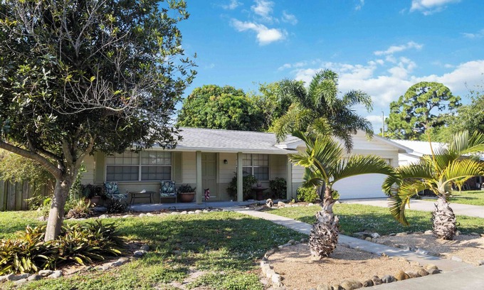 Rockledge Maison | Two Palms Heated Pool Retreat