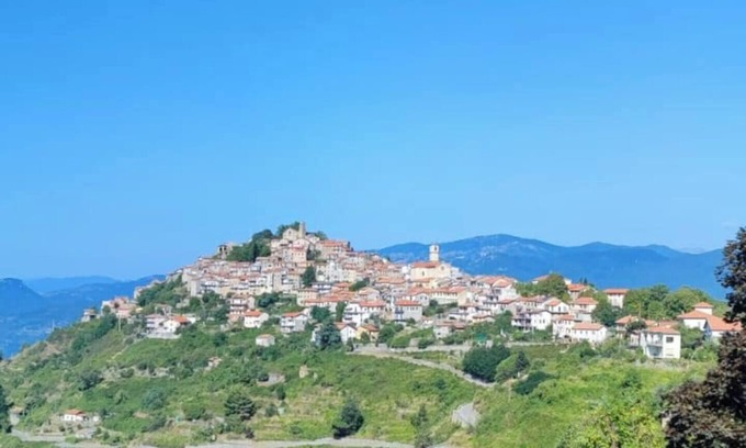 Berzi Appartement | Two-room apartment in villa with large yard, garden and free parking under the house.