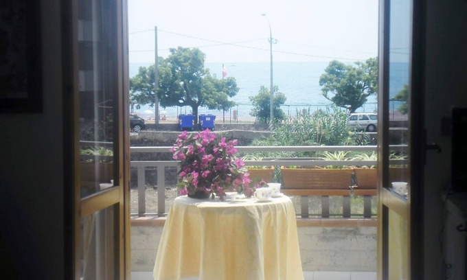 Sant'Anna Appartement | Deux chambres à 30 mètres de la mer près de l'Etna et Taormina et Catane