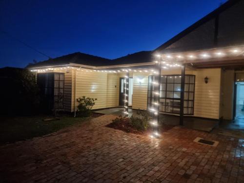 Clayton South Maison | Two separate rooms at 34 Clarevale