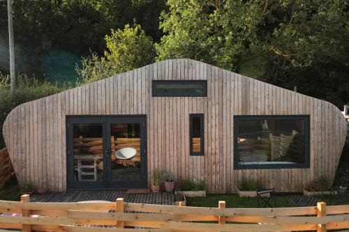 Old Radnor Appartement | Two unique cabins wrapped in beautiful welsh scenery